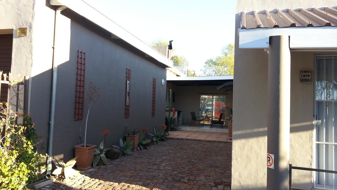 Lazy Gecko Accommodation Cradock Exterior foto